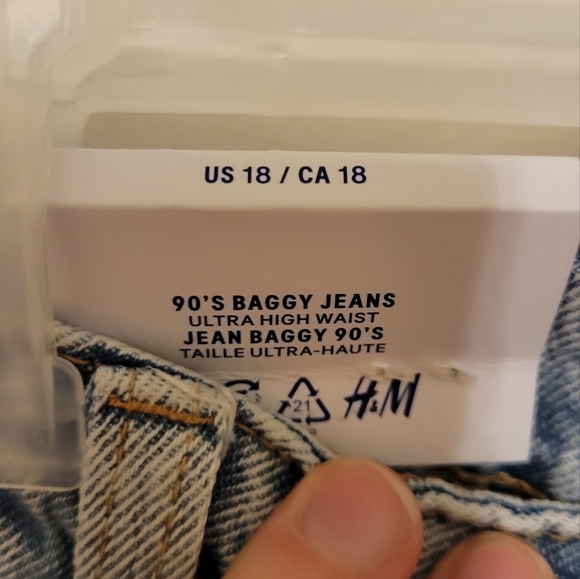 H&M Jeans - Picture 2 of 4